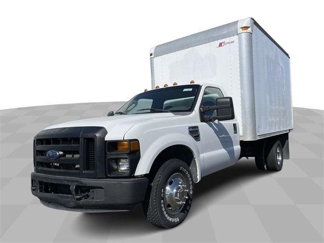 2008 Ford F-350 Super Duty Chassis Cab XL